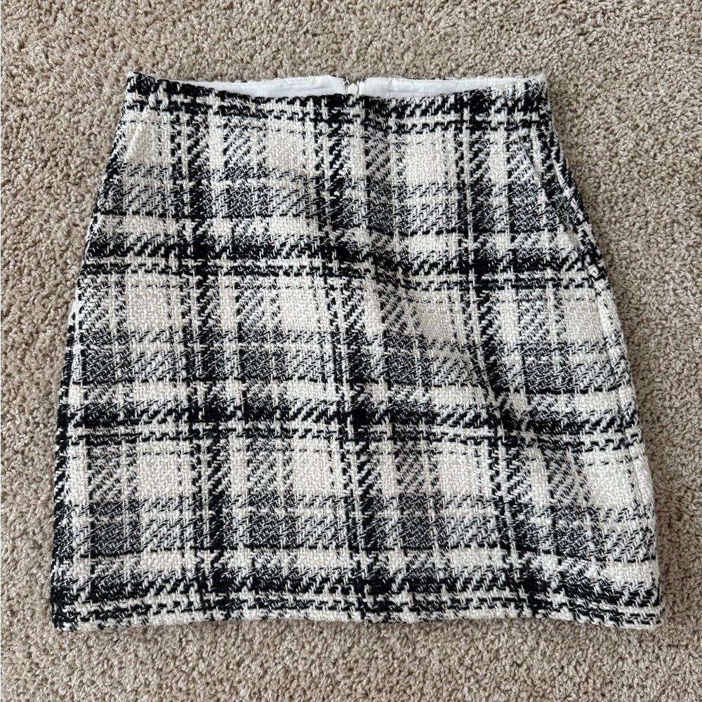 NWOT Loft Classic Black and White Plaid Skirt